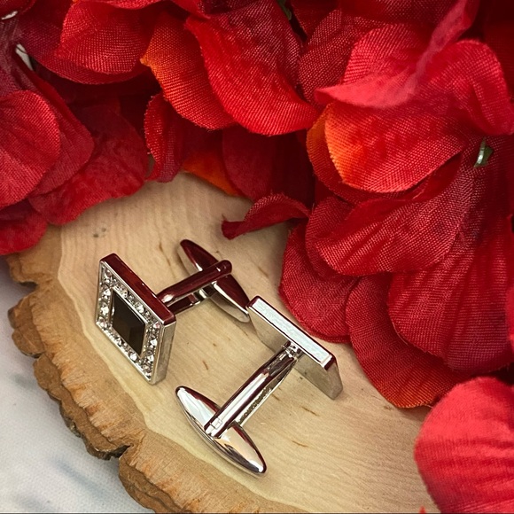 Elegant Black Obsidian and Silver Crystal Square Cufflinks - Picture 13 of 16